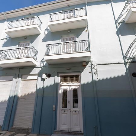 Magnolia - Apartment in Kalamata Bagian luar foto